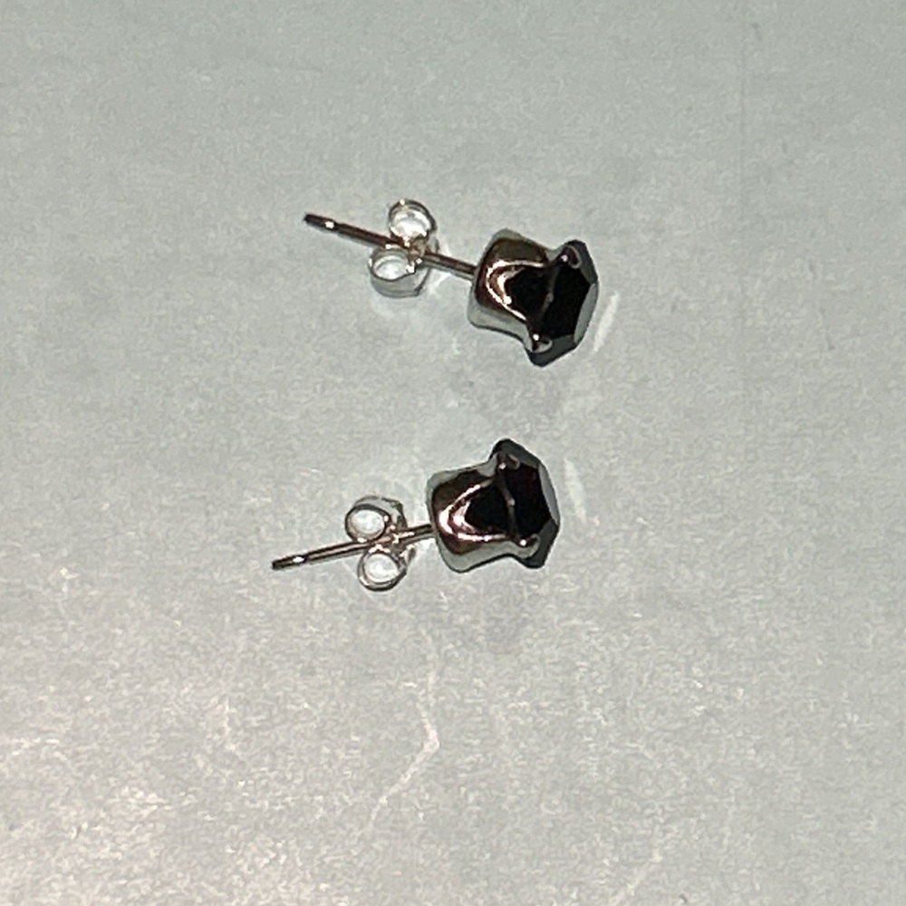 925 Elegant Silver and Black Cat Earrings